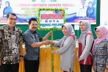 Padang Panjang lepas peserta Jambore PKK berlomba di Tanah Datar
