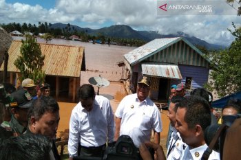 Gubernur akan perbaiki rumah korban banjir Konawe Utara