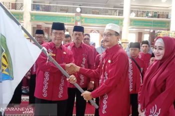 Hendrajoni lepas kafilah ke MTQ Sumbar XXXVIII