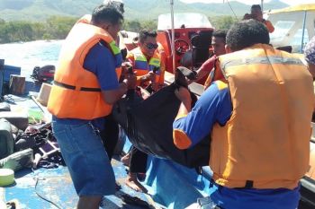 KM Nusa Kenari tenggelam karena kelebihan muatan