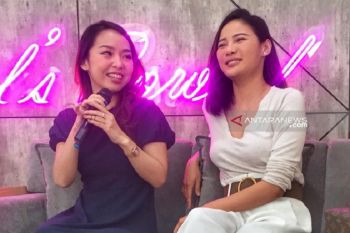 Mau pasang bulu mata palsu, pilih eyelash extension atau lash lifting?