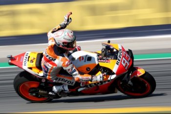 Marquez  juara GP Catalunya, Lorenzo sebabkan kecelakaan beruntun