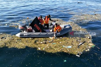 Basarnas menemukan dua penumpang KM Nusa Kenari meninggal