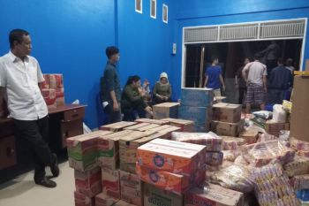 PAN serahkan bantuan logistik korban banjir Konawe Utara