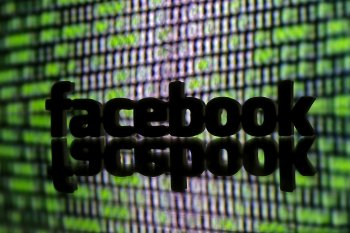 Kacamata Ray-Ban bakal sepintar "smartphone" setelah digandeng Facebook