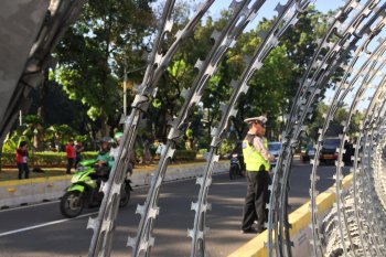 Jalan depan Gedung MK tetap dibuka untuk kendaraan umum