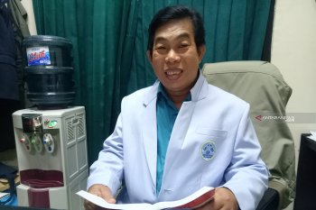 Pengamat: Komisioner KPU Kota Palembang berstatus tersangka bisa diganti