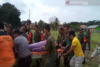 Di Konawe, TNI evakuasi ibu hamil dari daerah terisolasi banjir