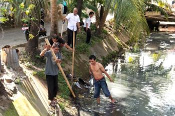 Pemkot Makassar kerahkan satgas drainase bersihkan kanal