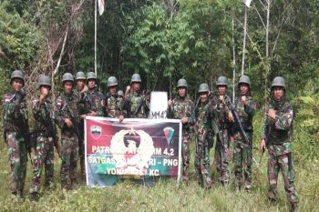 Satgas Yonif 126/KC patroli dan cek patok batas RI-PNG