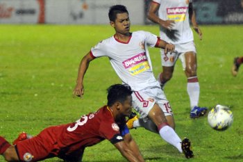 Perseru Badak Lampung tekuk Semen Padang
