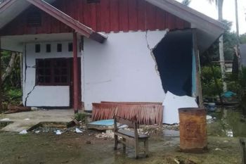 Prajurit TNI diterjunkan bantu warga yang terdampak gempa Sarmi