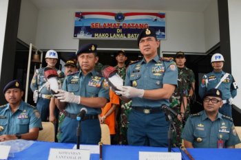 TNI AL amankan 204 gram sabu-sabu dalam sandal seorang TKI