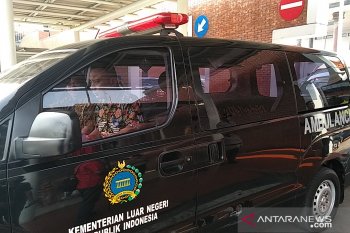 Setibanya di Tanah Air, jenazah Mohamad Irfan kemudian dishalatkan di rumah duka