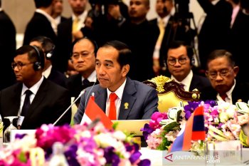Jokowi mendorong sektor swasta ASEAN cari peluang di tengah perang dagang