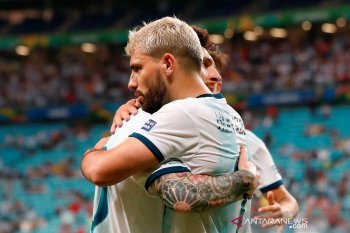 Argentina lolos dari lubang jarum untuk ke perempat final