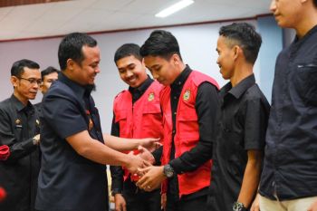 Wagub Sulsel bersama Rektor Unhas lepas mahasiswa KKN