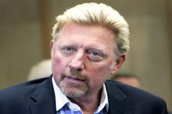 Bayar utang Boris Becker lelang trofi