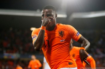 Ajax resmi rekrut Promes dari Sevilla