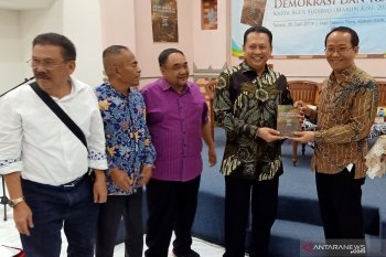 Dewan Pers luncurkan buku "Demokrasi dan Kedaruratan"