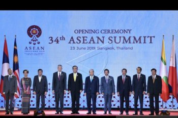 Awaiting Indonesia's concrete efforts to fight marine debris