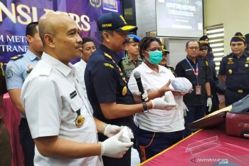 Warga negara asing dari Afrika ditangkap selundupkan sabu di Bandara Husein