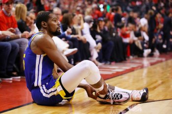 Kevin Durant menjual rumah untuk beli yang baru