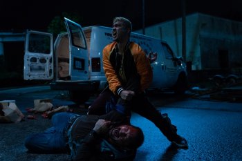 Aksi duel Iko Uwais dan Dave Bautista dalam 'Stuber'