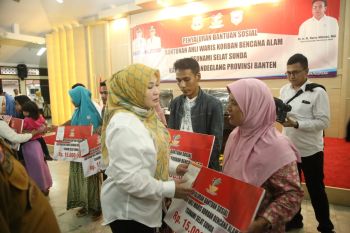 Keluarga korban tsunami Selat Sunda terima santunan dari Kemensos