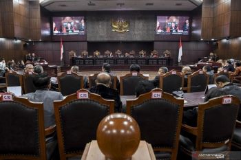 Sidang pembacaan putusan sengketa pilpres dibuka oleh Ketua Mahkamah Konstitusi