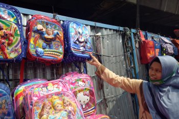 "Princess" dan "super hero", jadi primadona tas sekolah