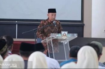 Kafilah  MTQ Dharmasraya periah emas diberangkatkan umrah