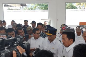 Menhub inginkan jalur kereta bandara segera diselesaikan