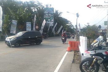 Video - Arus mudik H-1 Lebaran di Ajibarang ramai lancar
