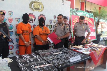 Polisi Blitar ungkap sindikat jual beli kendaraan ber-STNK palsu