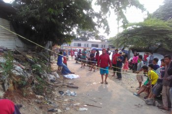 Warga keluhkan petugas lambat evakuasi mayat bayi