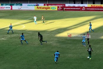 Persebaya menang pertama di kandang setelah menang 3-2 lawan Persela