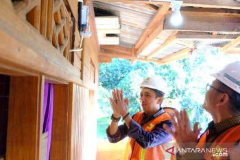 PLN Sulselrabar kembali menerangi dua desa  di Sulbar