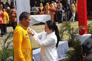 Dua bupati di Sultra terima Satyalencana Pembangunan dari Presiden