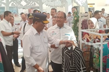 Pemerintah akan gratiskan angkutan Damri ke BIJB Kertajati