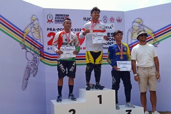 Pebalap BMX  Wiji Lestari  mengaku grogi hadapi atlet senior Elga