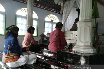 Puncak Festival Lima Gunung diawali ziarah makam-kirab budaya