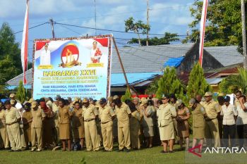 Pejabat Biak Numfor tekankan keharmonisan  masa depan anak saat peringati Harganas