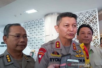 Kapolda Jateng bagikan bingkisan untuk pasien penderita kanker