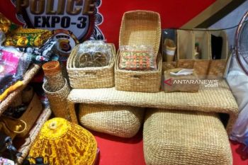 Aceh Barat promosikan kerajinan eceng gondok dan kue tradisional