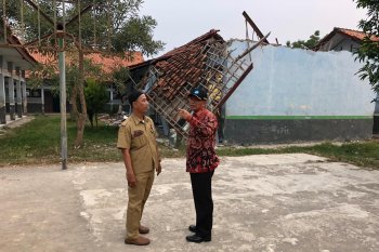 Mendikbud sebut SMPN 1 Muara Gembong belum diperbaiki