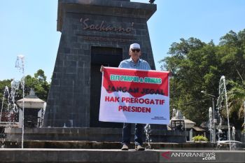 Eks anggota DPRD Solo protes elite minta jatah menteri