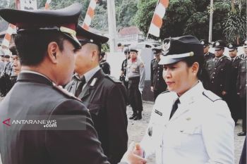Kumtua perempuan asal Minahasa Tenggara dapat penghargaan Polri