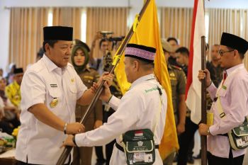 Gubernur Arinal lepas jemaah calon haji kloter pertama Provinsi Lampung