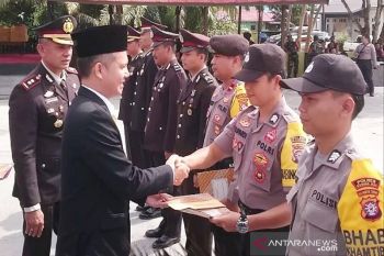 Bhabinkamtibmas harus dekat dengan masyarakat, kata Kapolres Gunung Mas